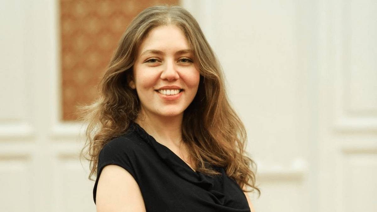 رحمة حسن تكشف مطاردة معجب لها برسائل غريبة