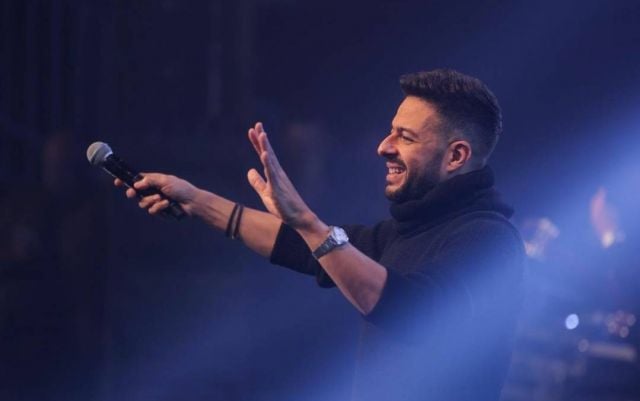 ساعة محمد حماقي الفخمة محط إهتمام الجمهور... سعرها خيالي