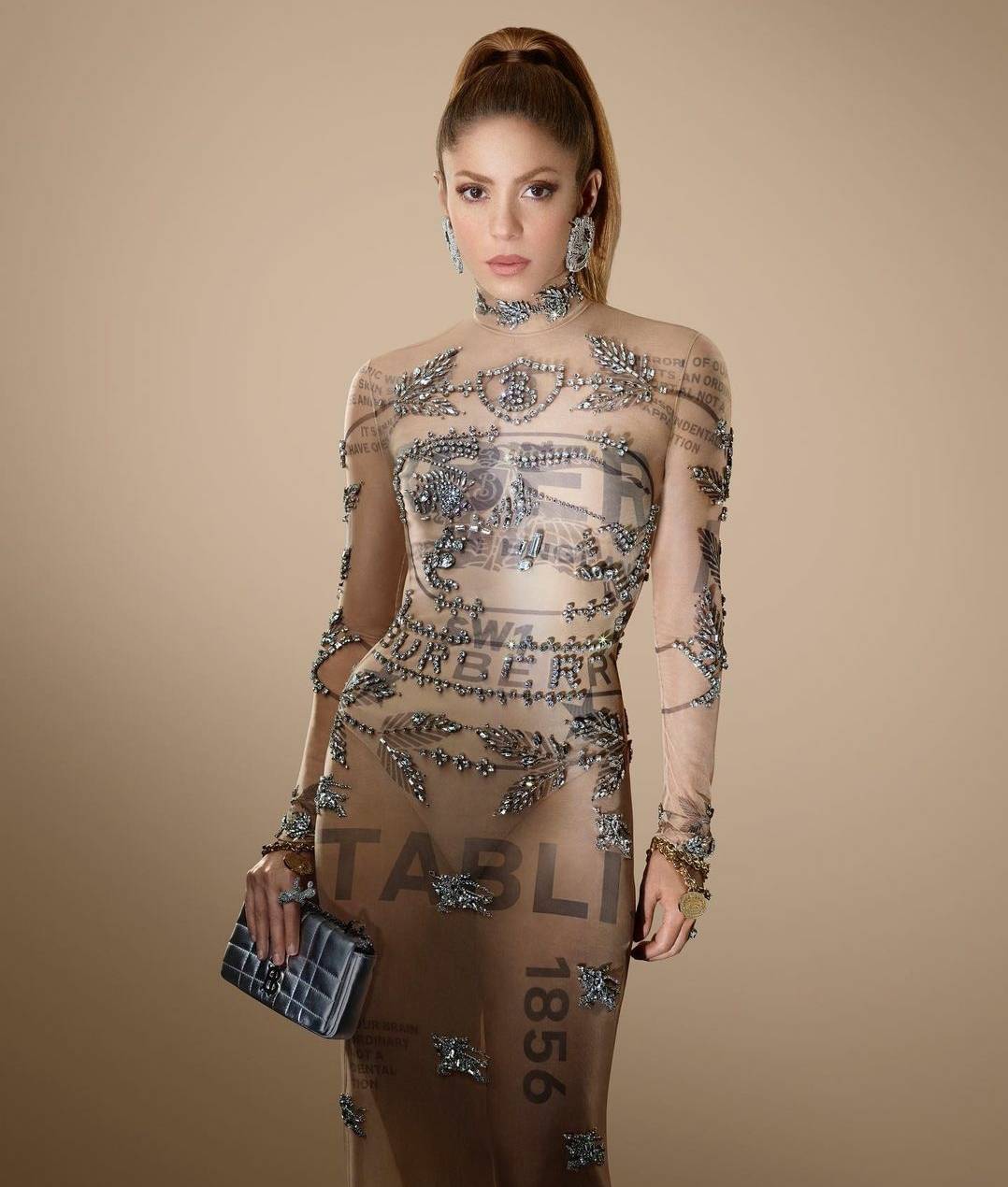 بعد انفصالهما... شاكيرا تتصدّر 