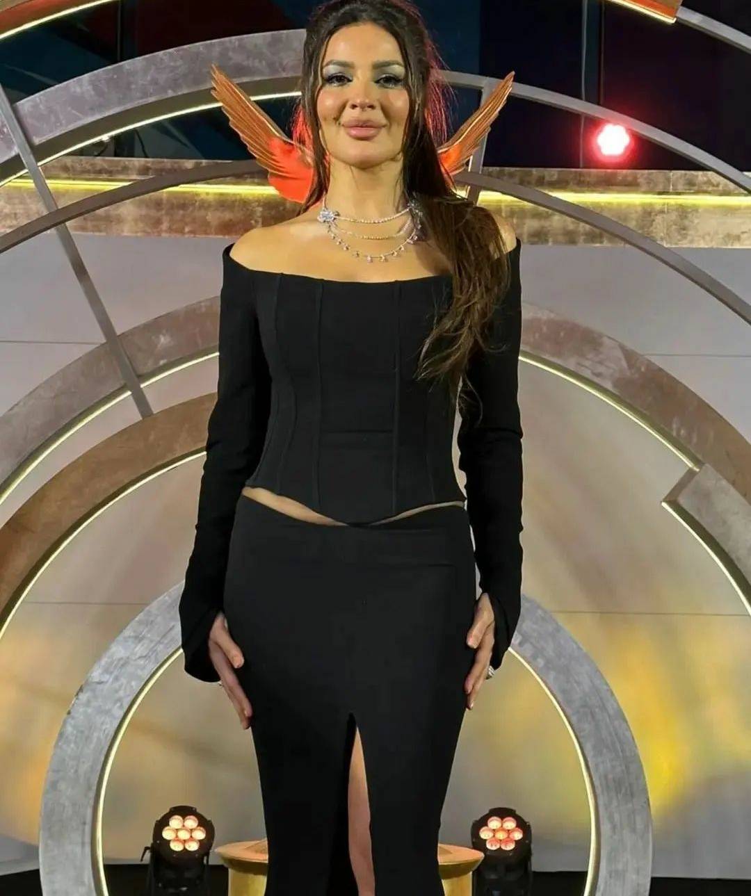 بالفيديو - نادين نسيب نجيم تبكي فرحاً بعد حصولها على جائزة أفضل ممثلة في حفل Joy Awards