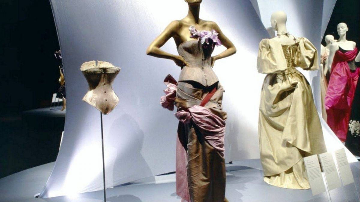 رحيل فيفيان ويستوود 