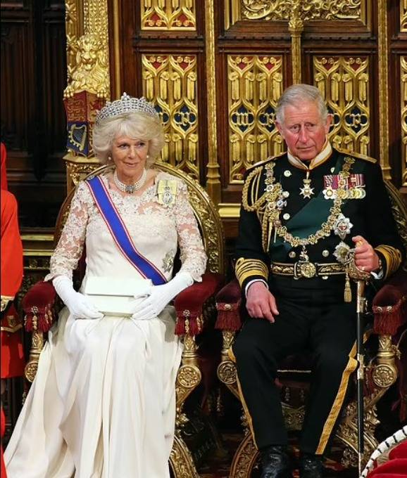 الكشف عن هوية مصوّر حفل تتويج الملك تشارلز... والأمير هاري يتخذ هذا القرار