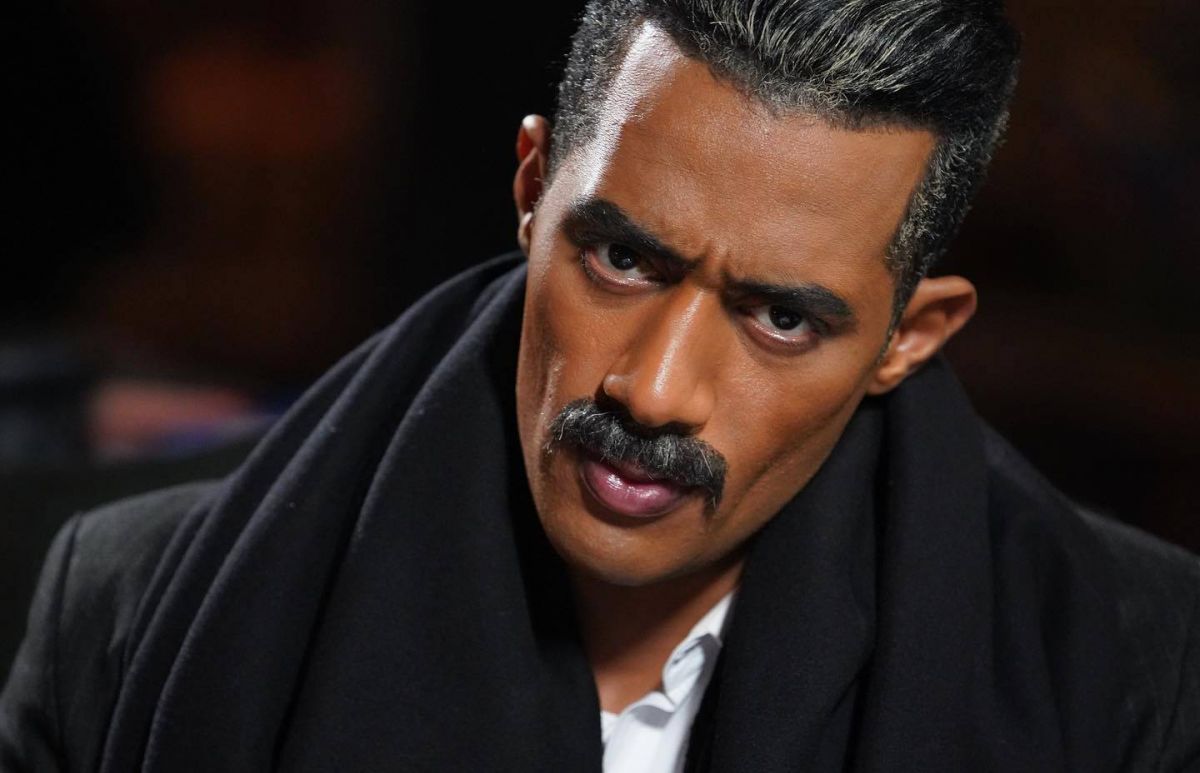 محمد رمضان يثير انتقادات الجمهور بعد ظهوره بمسدس من الذهب