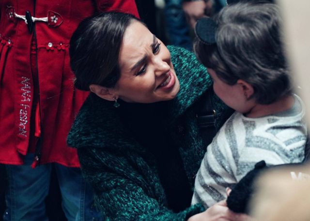 ياسمين رئيس في مستشفى السرطان 