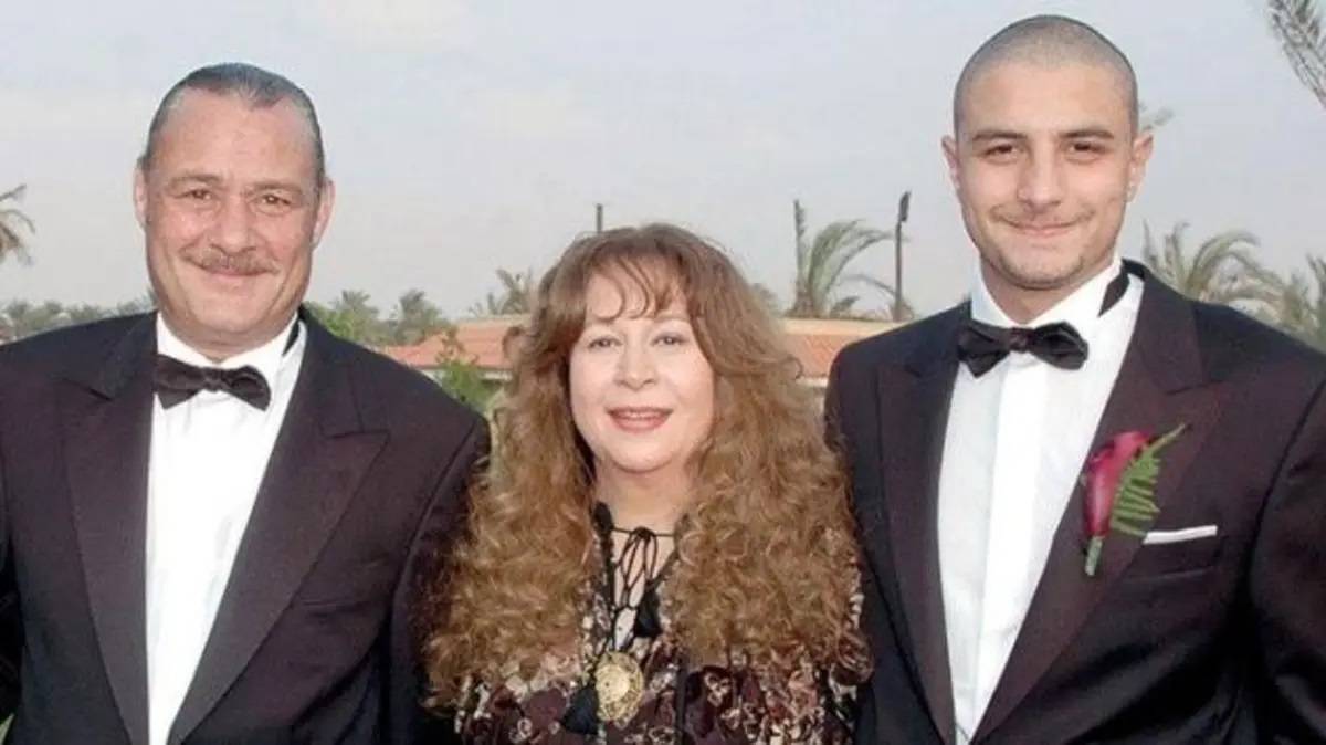 أحمد الفيشاوي يعلن للمرة الأولى اكتشافه سرّاً جديداً عن والديه