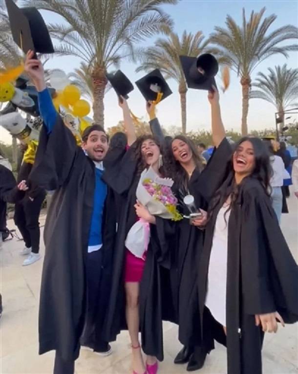 بالصور - مايان السيد وتيام قمر يحتفلان بتخرجهما في الجامعة