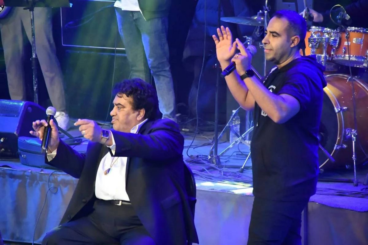 محمد عدوية يقاضي منتحل شخصيته بسبب والده