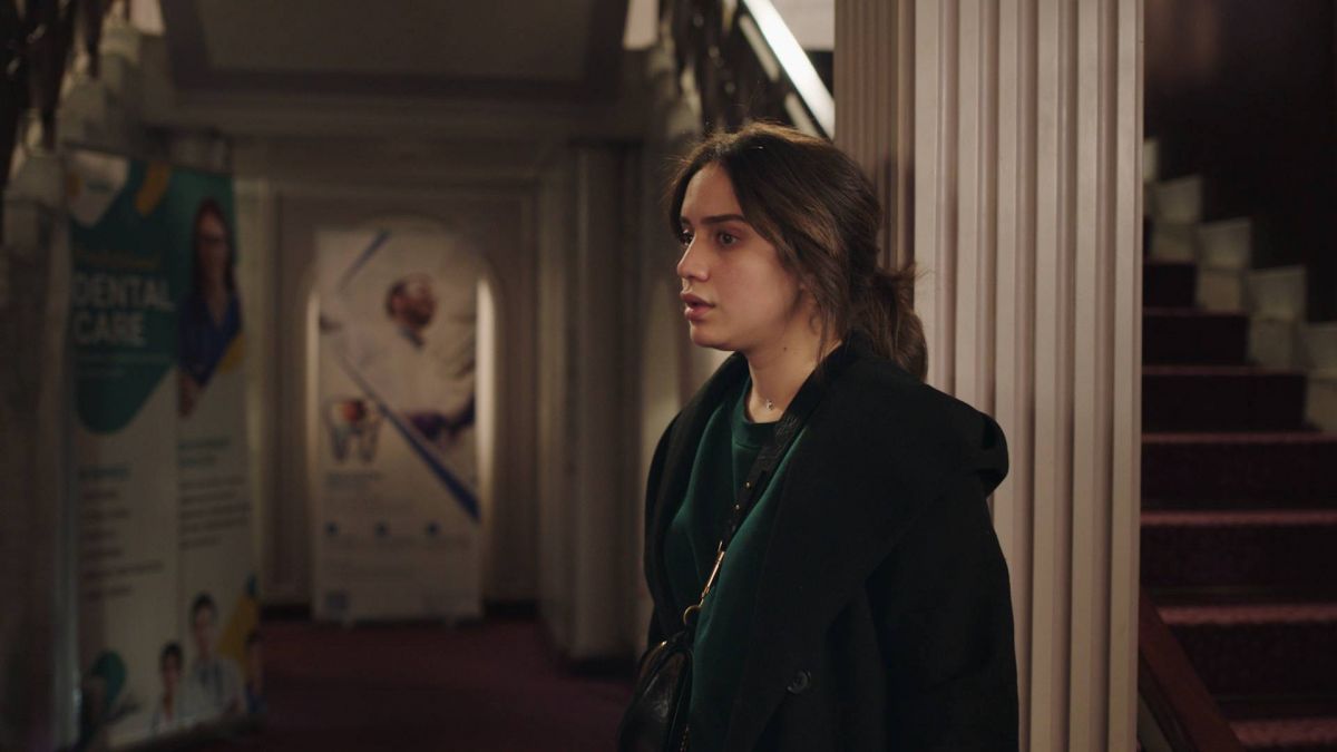 آيتن عامر تدافع عن رنا رئيس بعد الهجوم عليها