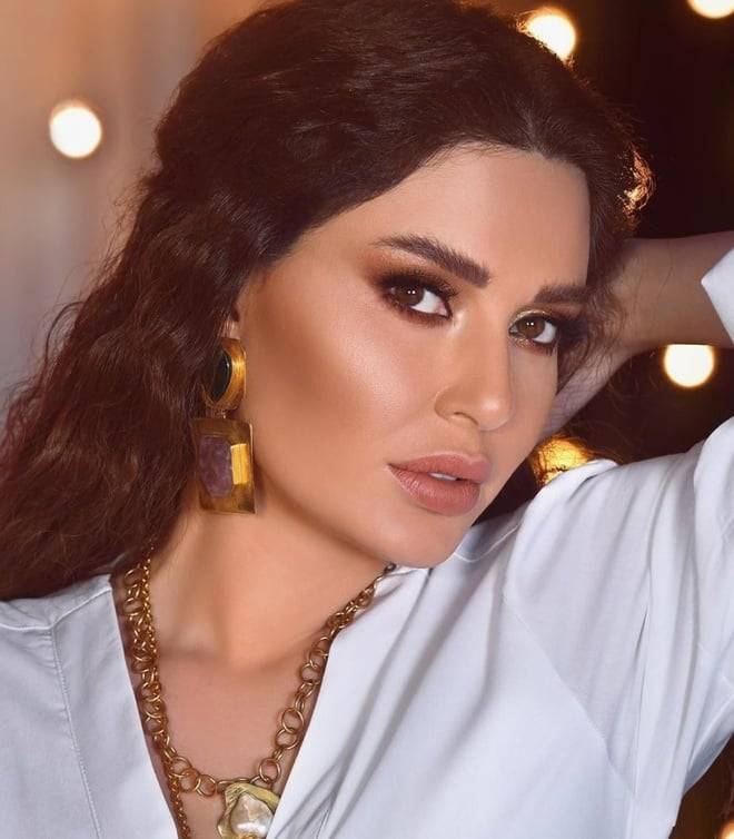 سيرين عبد النور  في تغريدة جريئة عن الوسط الفني