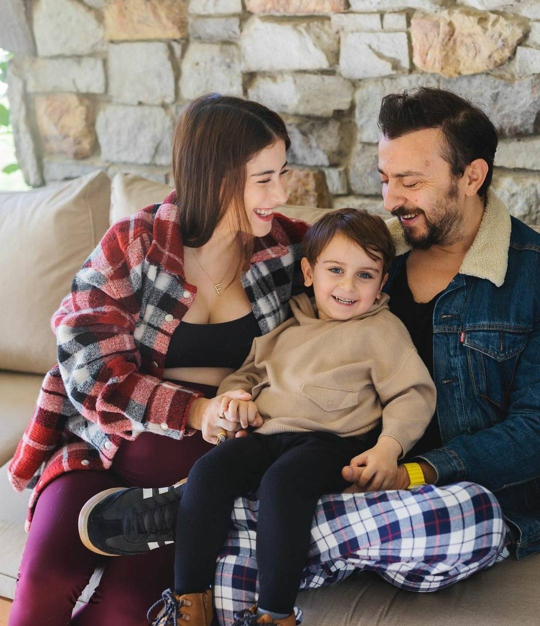 بالصور - هازال كايا تُرزق بطفلة وتختار لها هذا الاسم المركّب