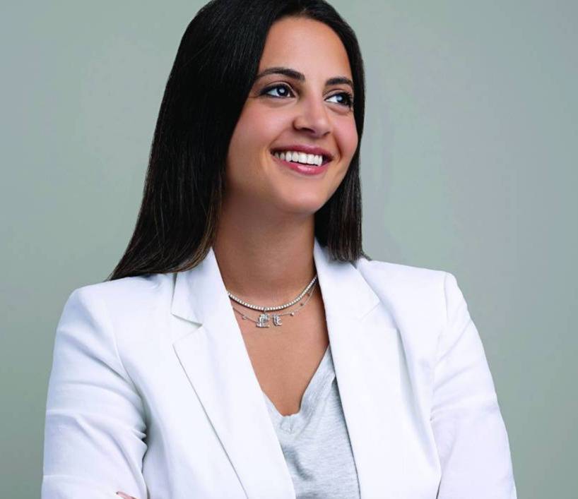 المصممة هبة جابر: لقاء المجوهرات الراقية بالأزهار