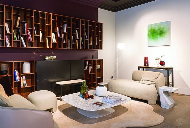 جانب من صالة للطعام بأجواء مستعادة من الثمانينيات