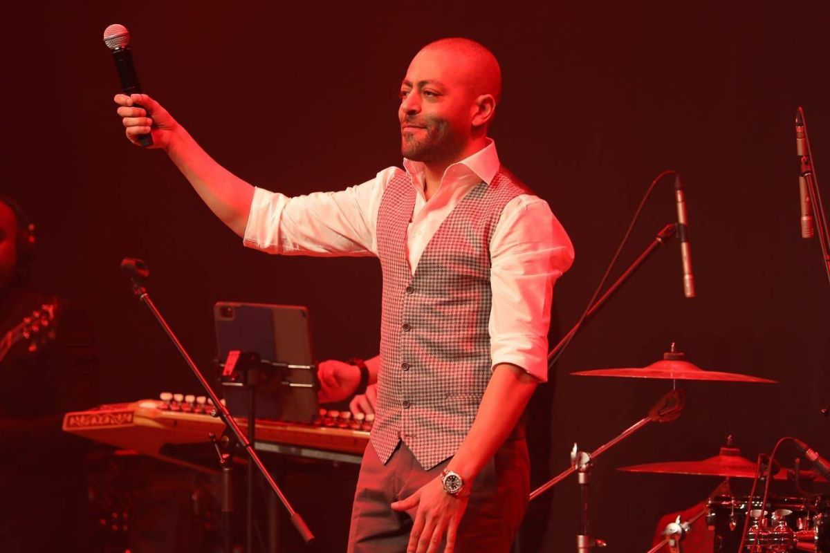 تامر عاشور يحقق رقماً قياسياً للمرة الأولى في تاريخ الغناء العربي.. إليكم ما فعل