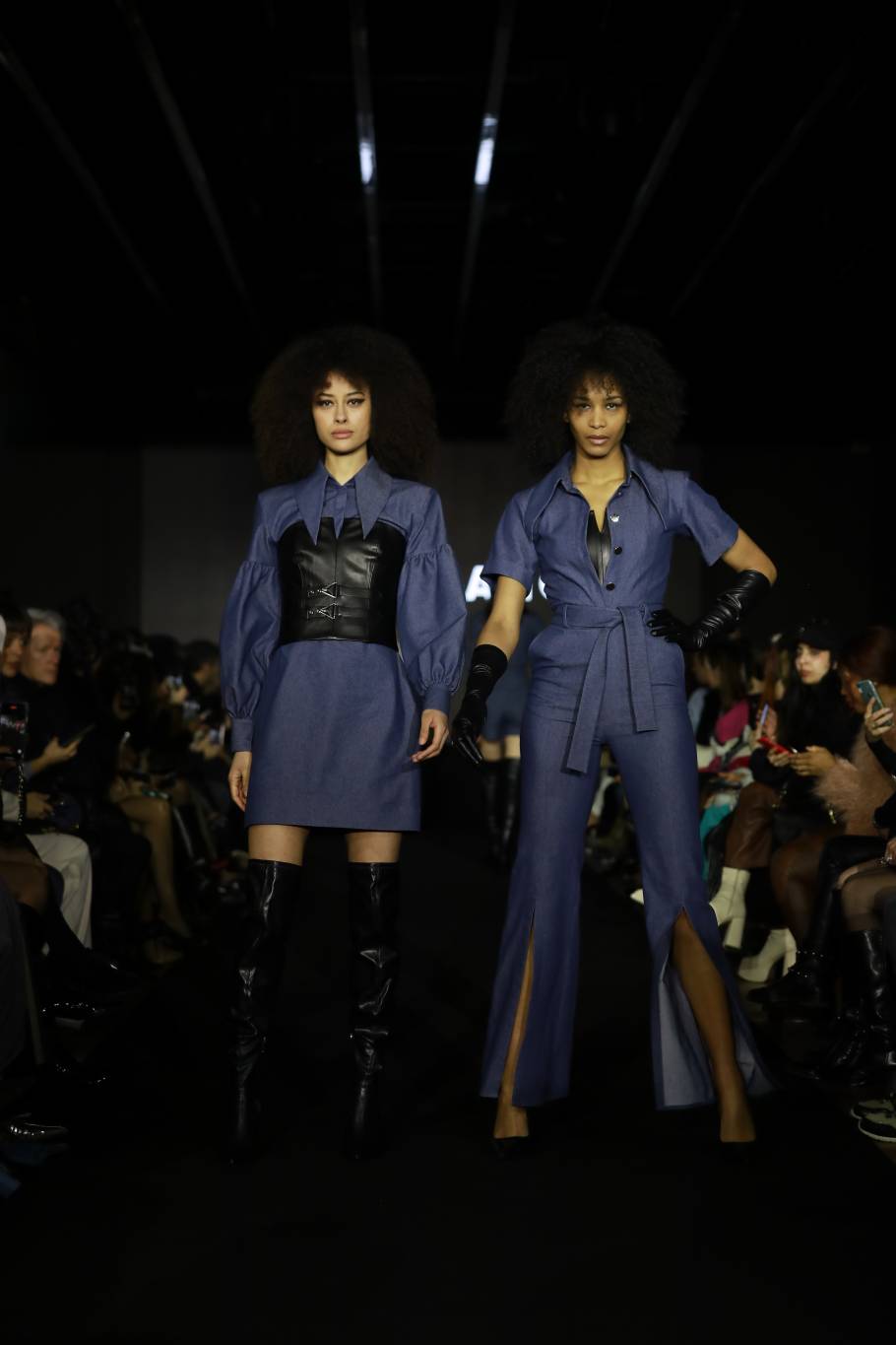 استهلت خطوتها العالمية بعرض مجموعة Flamme Femme في باريس