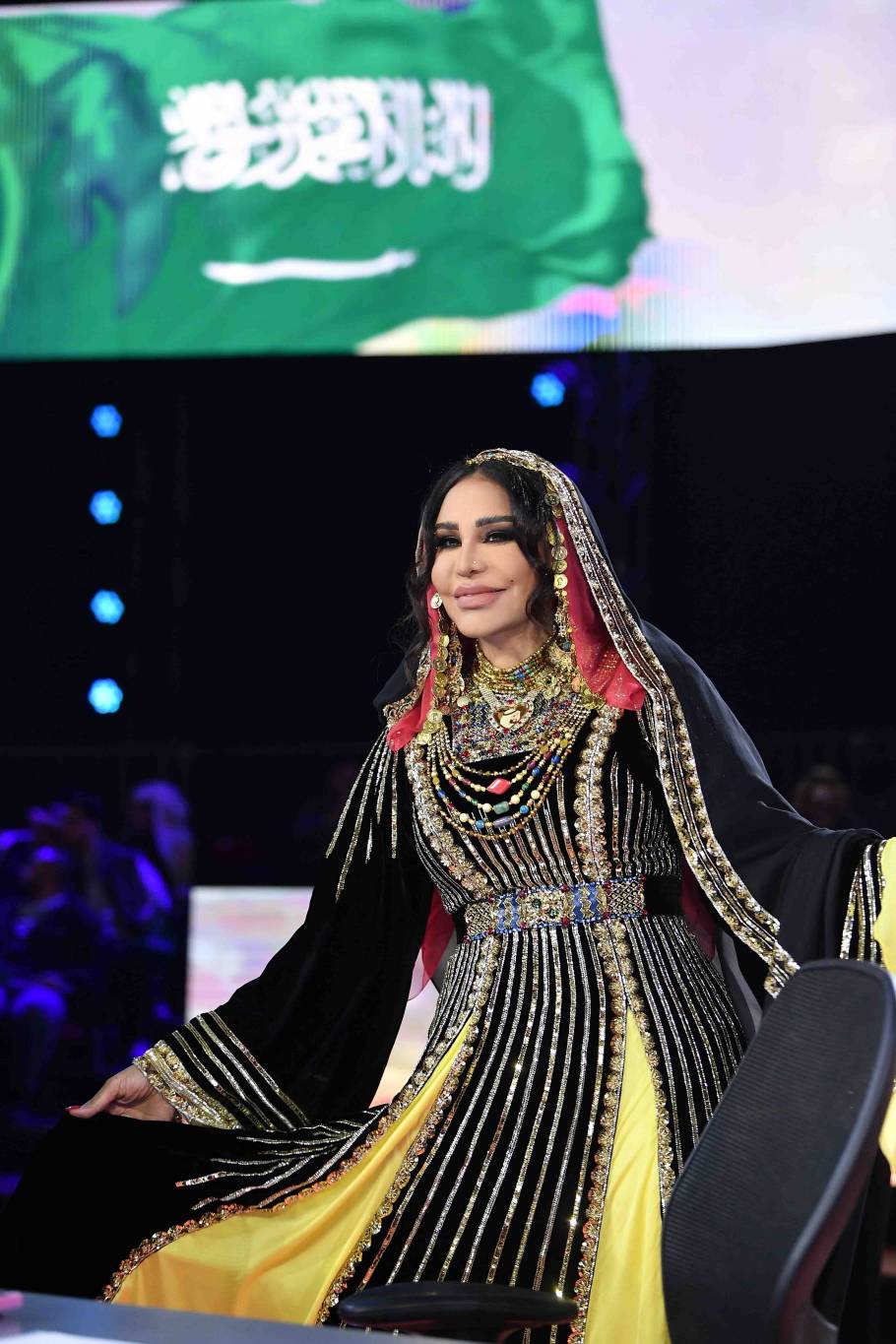 بالفيديو - مبارك الهاجري يتغزّل بأحلام ويواسيها في حزنها