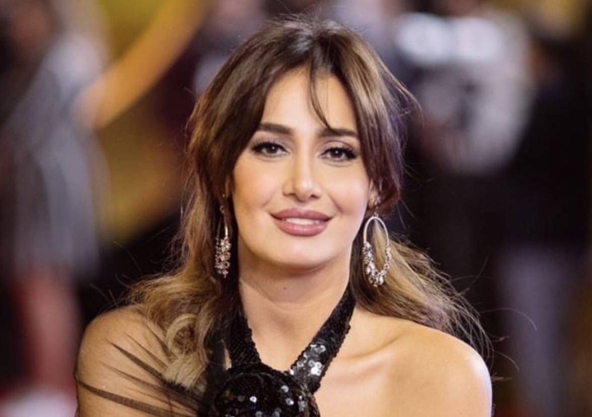 حلا شيحة تثير الجدل بتعليق وصورة جديدة من دون حجاب