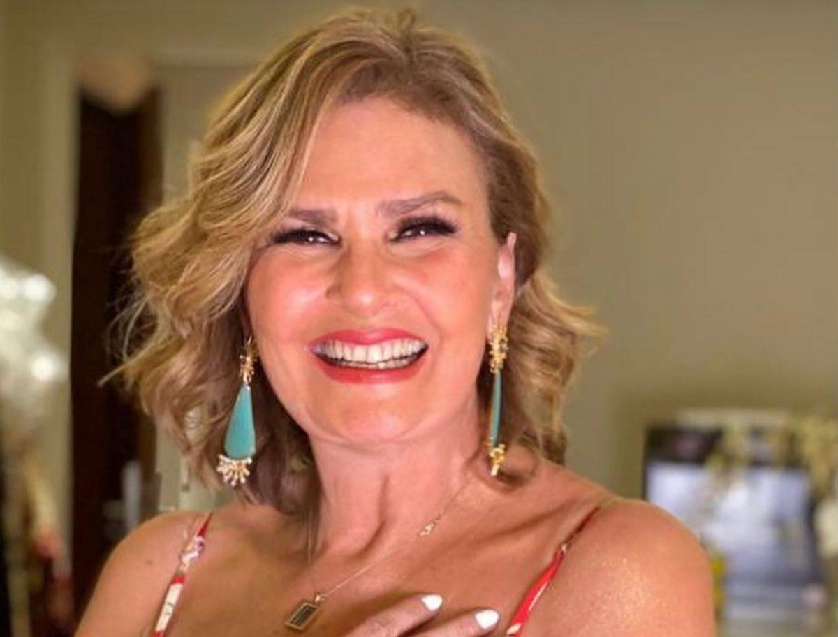 رسالة فخر من يسرا إلى نجم الكرة المصري محمد صلاح