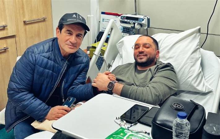 بالفيديو - بعد إصابة ابنه بمرض نادر... محمد ثروت قلق ويقول: 