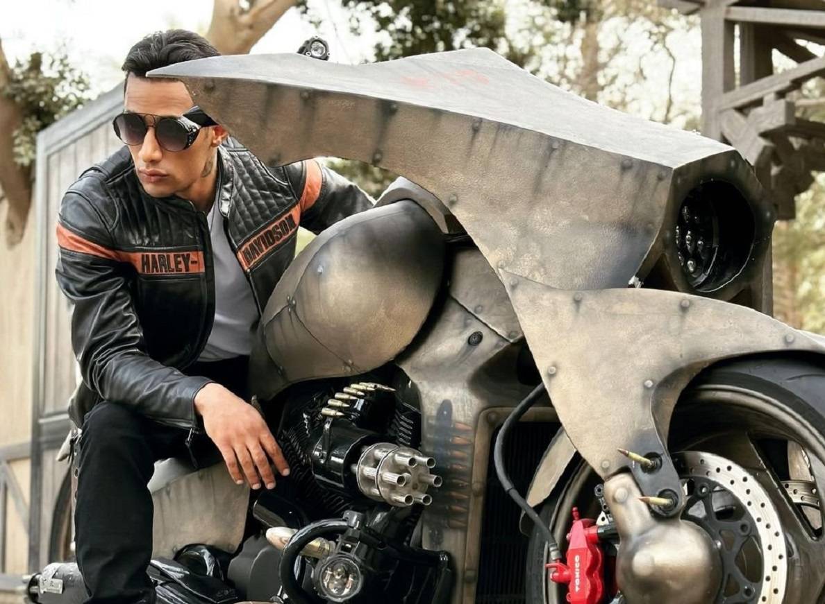 فيديو من كواليس تصوير فيلم محمد رمضان... هذا ما قاله عجوز له