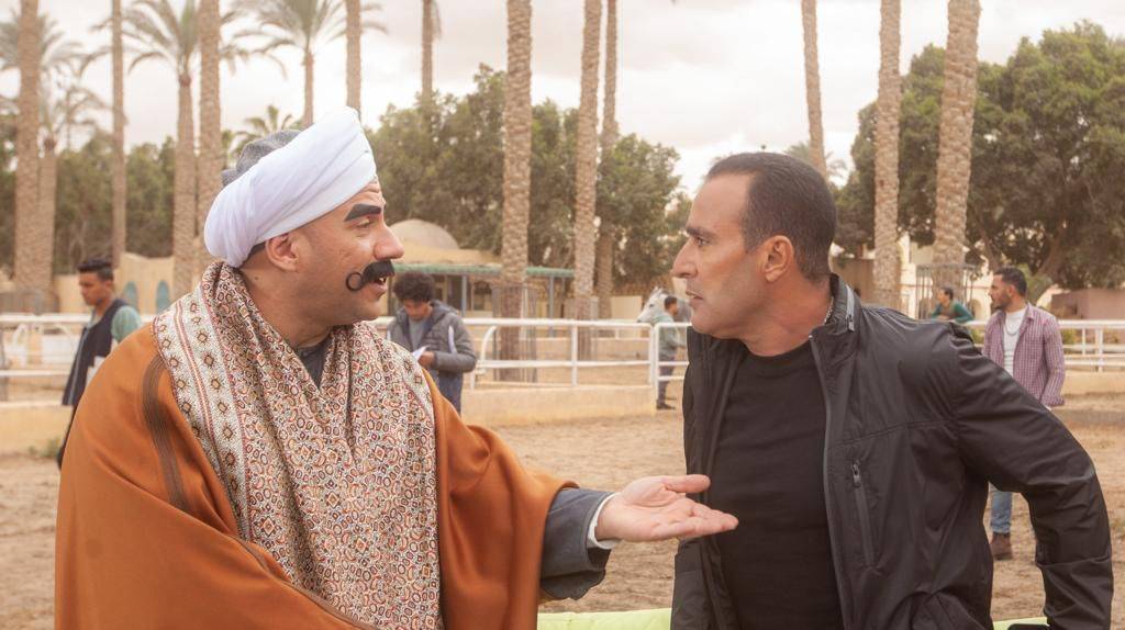 أحمد السقا يضع حداً لجدل ملامحه المتغيّرة ويتحدث عن حالته الصحية