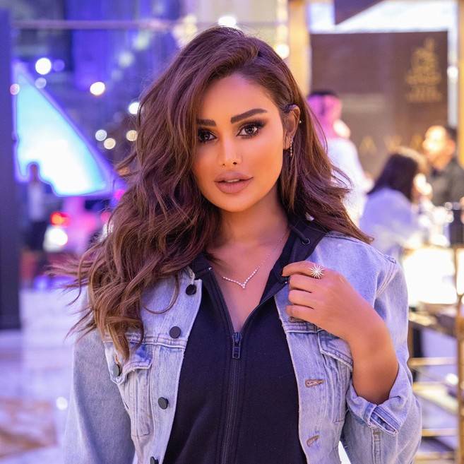 عهود العنزي تتحدث في فيديو عن حفل زفاف فاطمة الأنصاري الأسطوري... هذا ما كشفته