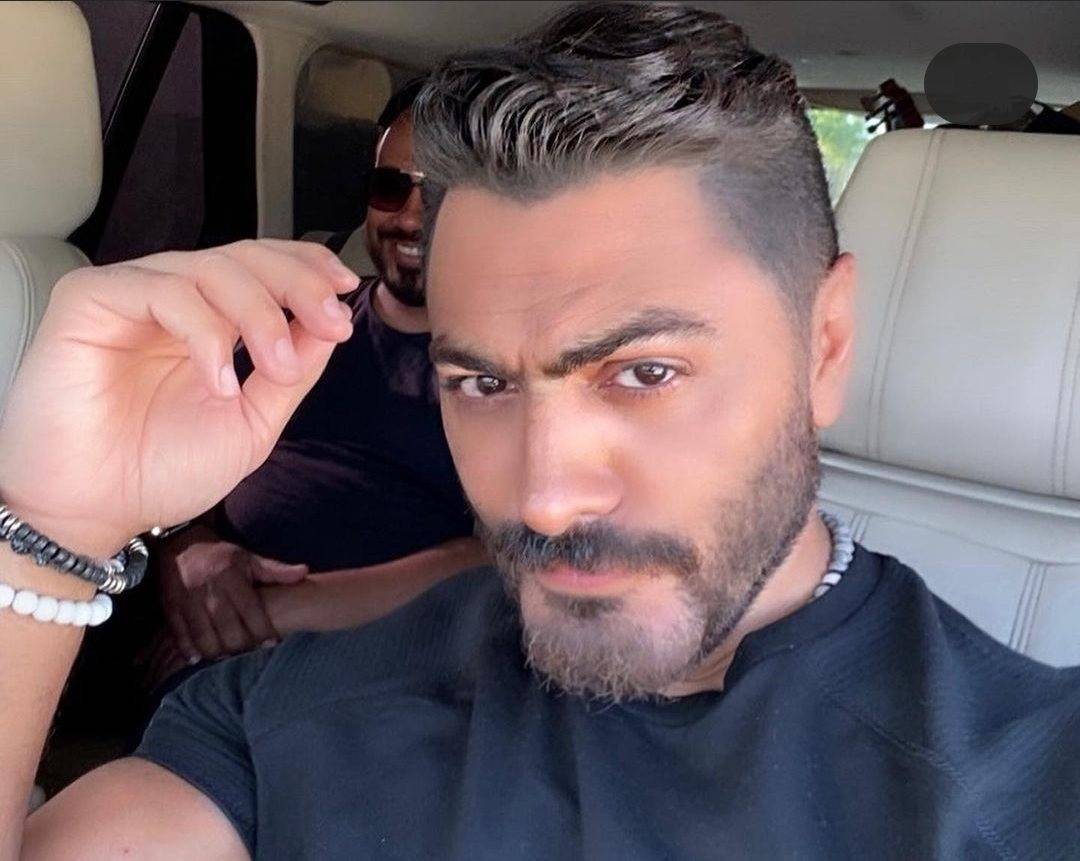 رسالة دعم من تامر حسني لحلمي بكر في وعكته الصحة