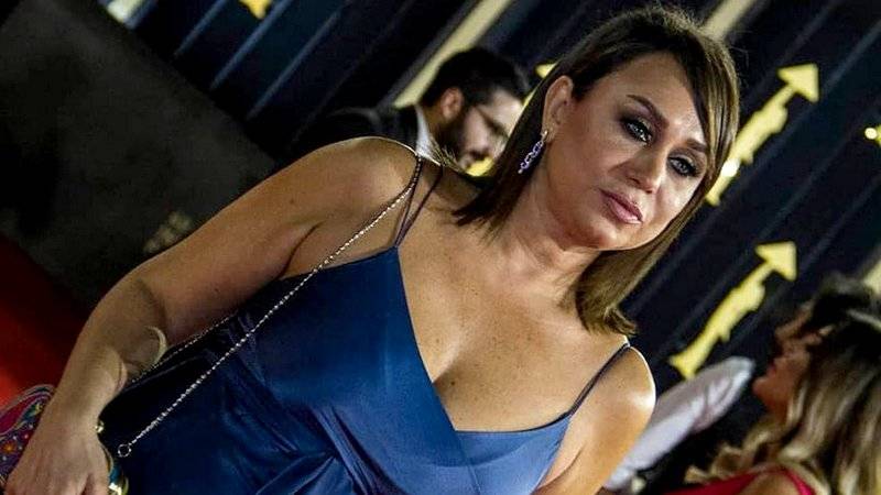 حالتها حرجة... إنجي علي تكشف تطورات وضع شيرين الطحان الصحي