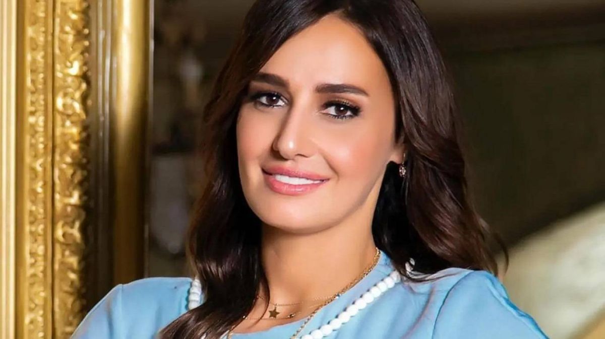 التعليق الأول من حلا شيحة على أخبار خلعها الحجاب وانفصالها عن زوجها