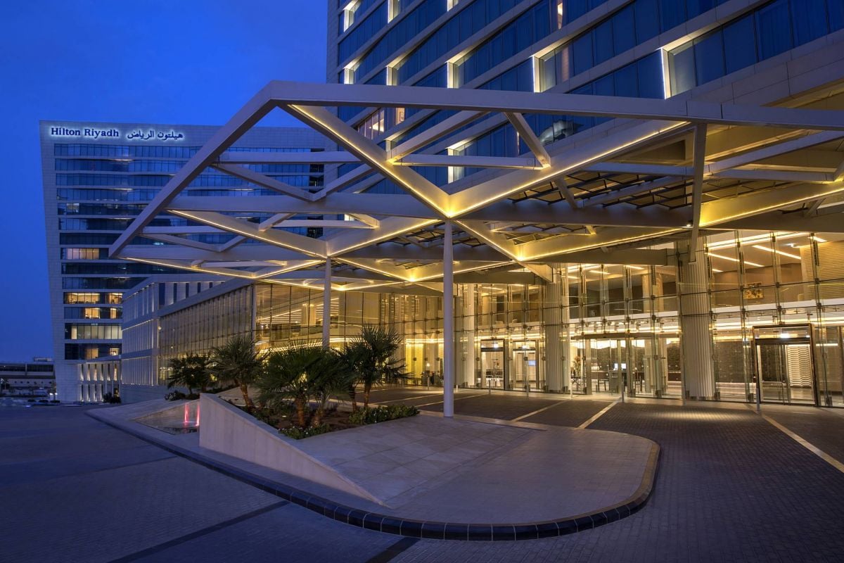 في ذكرى تأسيس المملكة... فندق هيلتون الرياض يقدّم عروضاً موسيقية وأشهى أطباق المطبخ السعودي