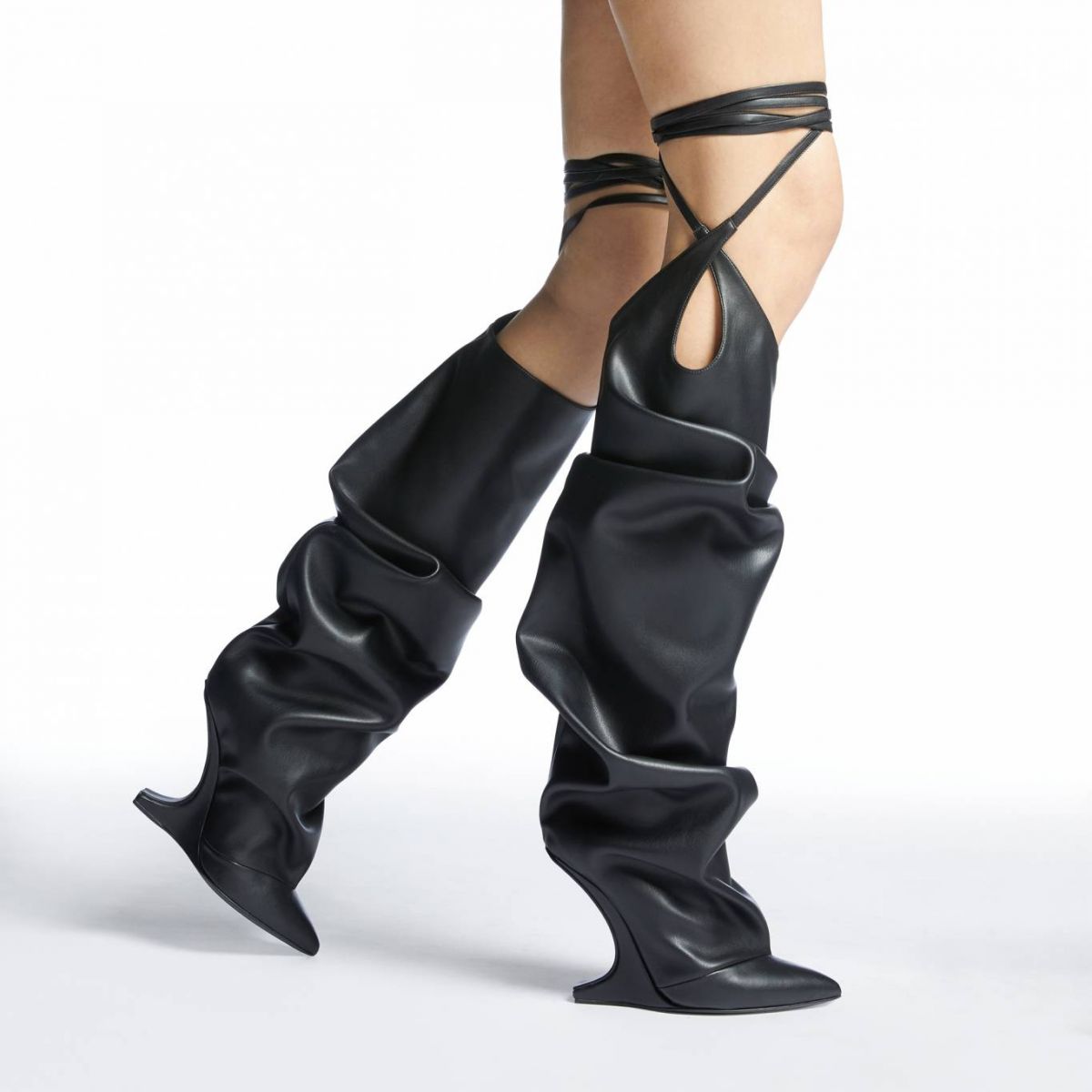 مجموعة مميزة لخريف وشتاء 2023/2024 من نيكولو بيريتا