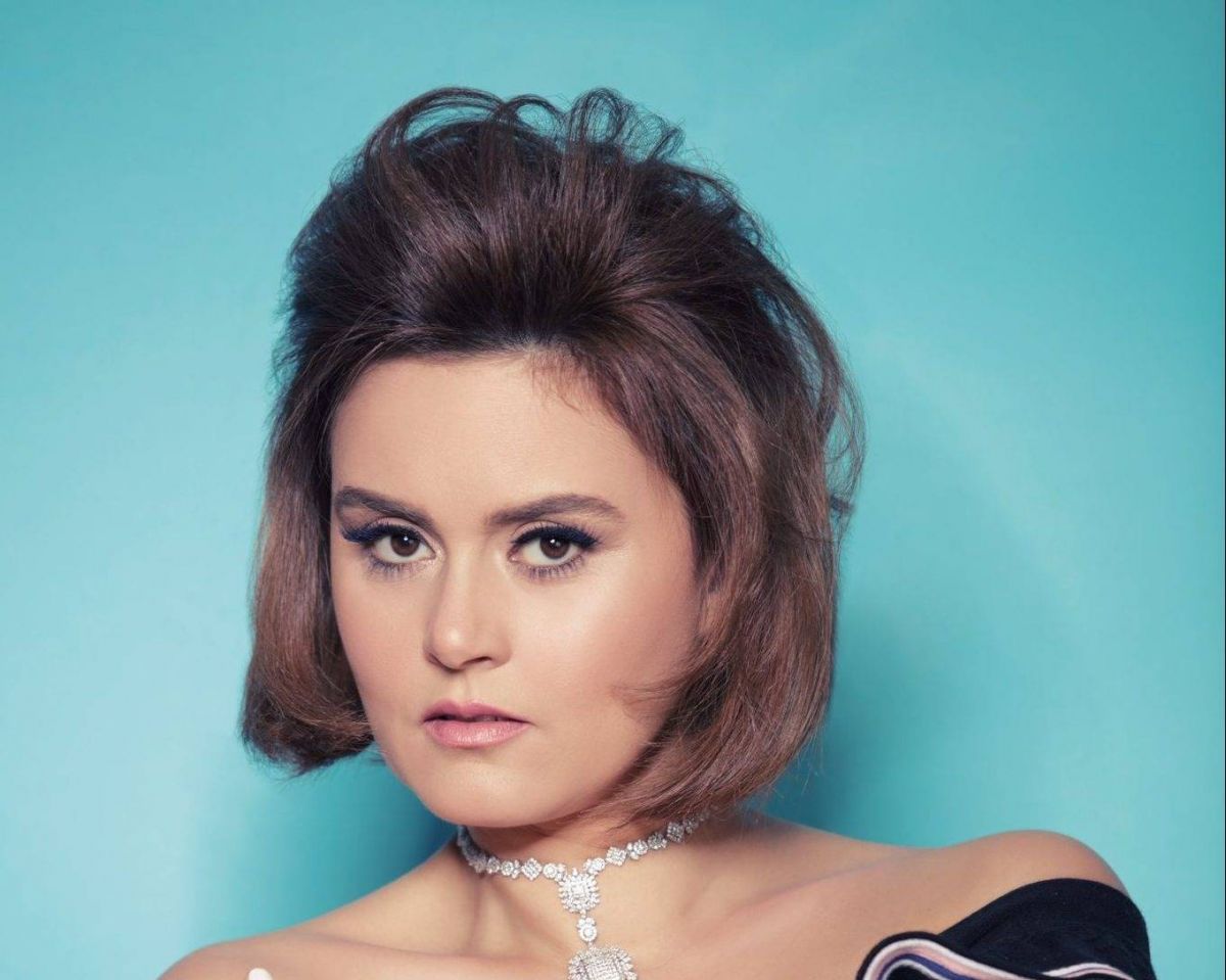 الموت يفجع رشا مهدي بوالدتها