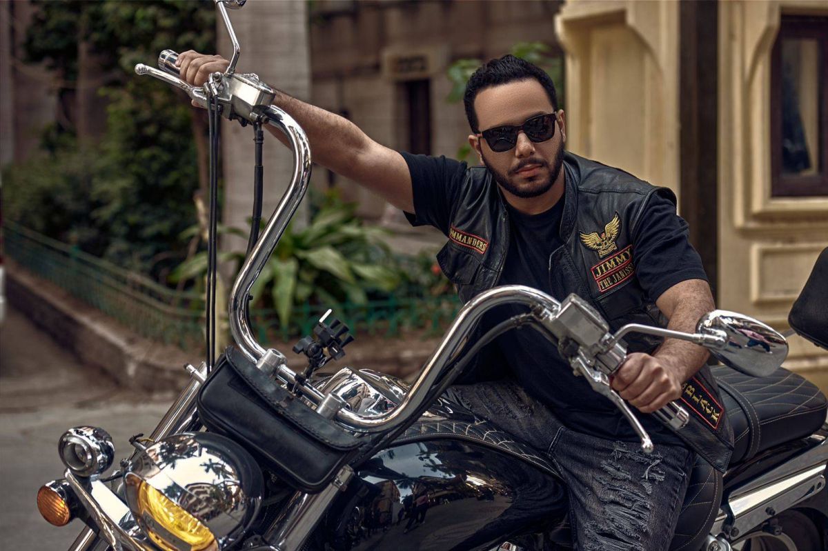 مصطفى العسال من التلحين الى الغناء بأغنية 