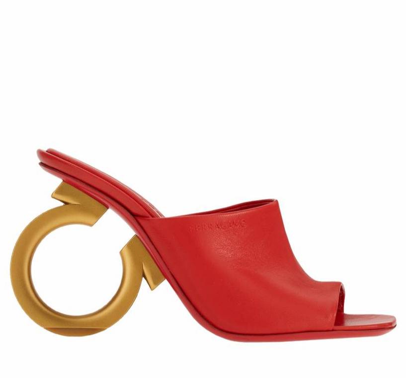 صندل ELINA لربيع وصيف 23 نسخة حصرية خصيصاً لرمضان 2023 من FERRAGAMO 