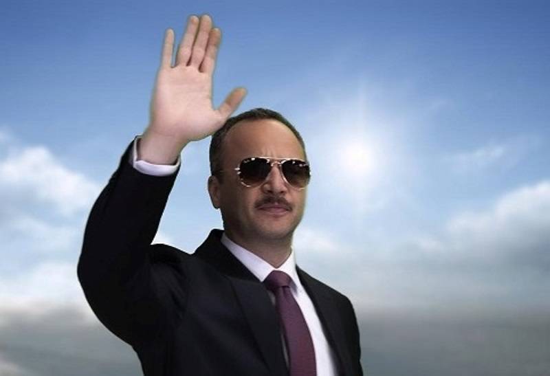 مكسيم خليل يثير الحيرة... حافظ الأسد أم صدّام حسين؟