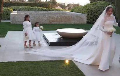 طفلتان تخطفان الأنظار في حفل زفاف الأميرة إيمان بنت الملك عبدالله... مَن هما؟