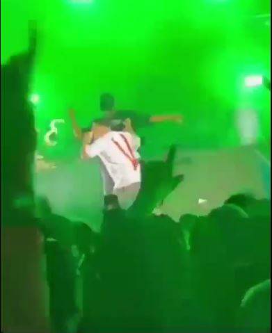 فيديو يوثّق لحظة وفاة مغني راب على المسرح