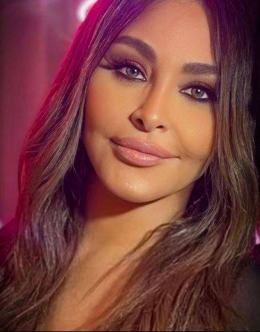 بالفيديو - إليسا تروي كواليس أغنيتها بمناسبة زواج الأميرة إيمان بنت عبد الله الثاني