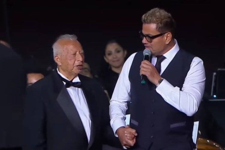عمرو دياب يفجّر مفاجأة في حفل ذكريات هاني شنودة