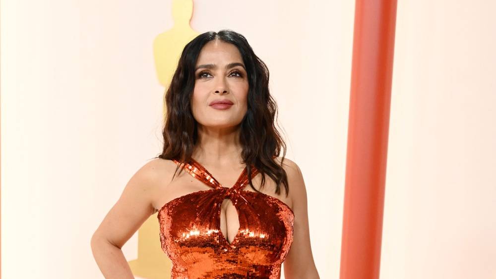 بالصور - تعرّفوا إلى ابنة سلمى حايك الحسناء... هل تشبهها؟