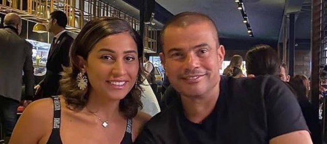 بالصورة - حقيقة تلقي عمرو دياب عزاء والد دينا الشربيني