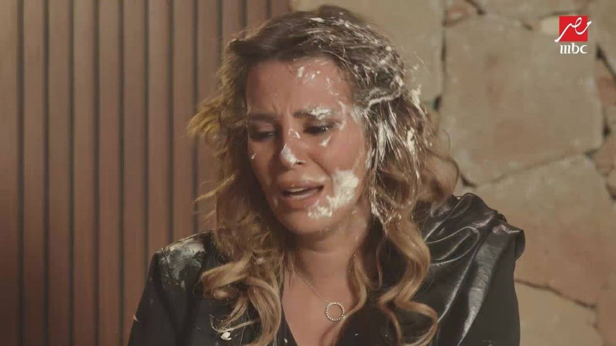 بالفيديو - إيمان العاصي تعتدي على رامز جلال بعد اكتشاف المقلب