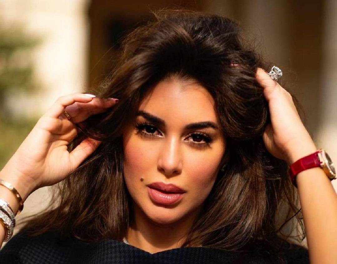 جروح في وجه ياسمين صبري تثير قلق محبيها