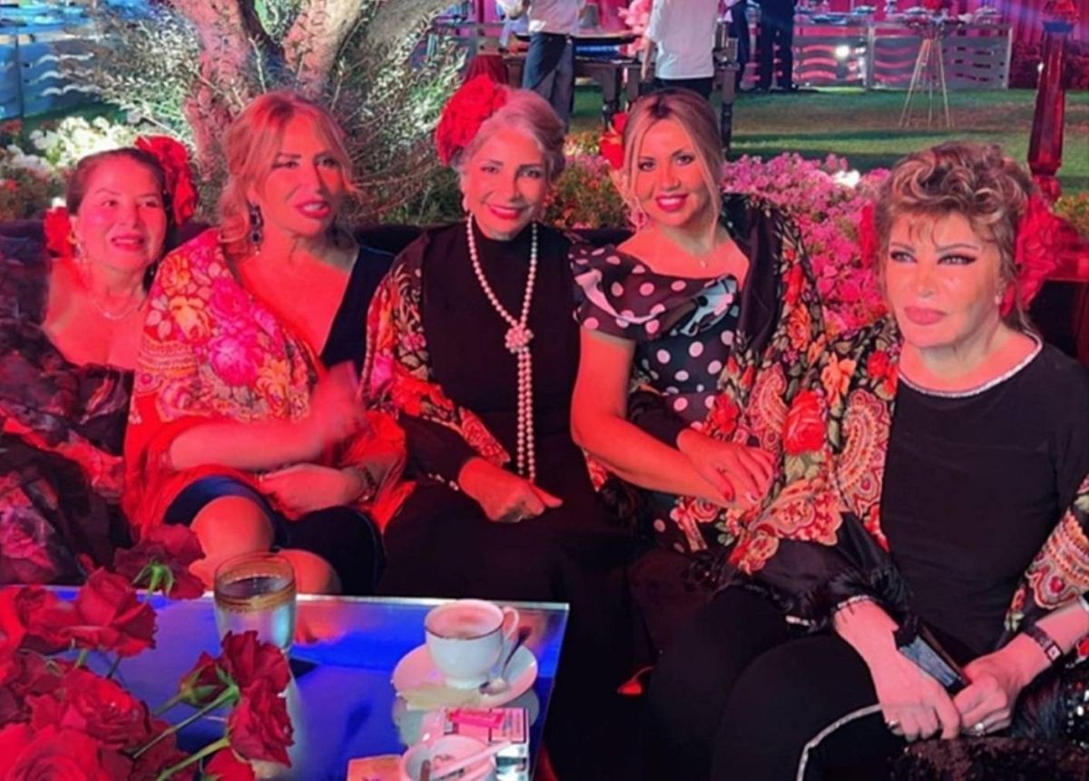 بالصور والفيديو - أحدث ظهور لبوسي... نجمات مصر في حفل خاص بملابس غريبة