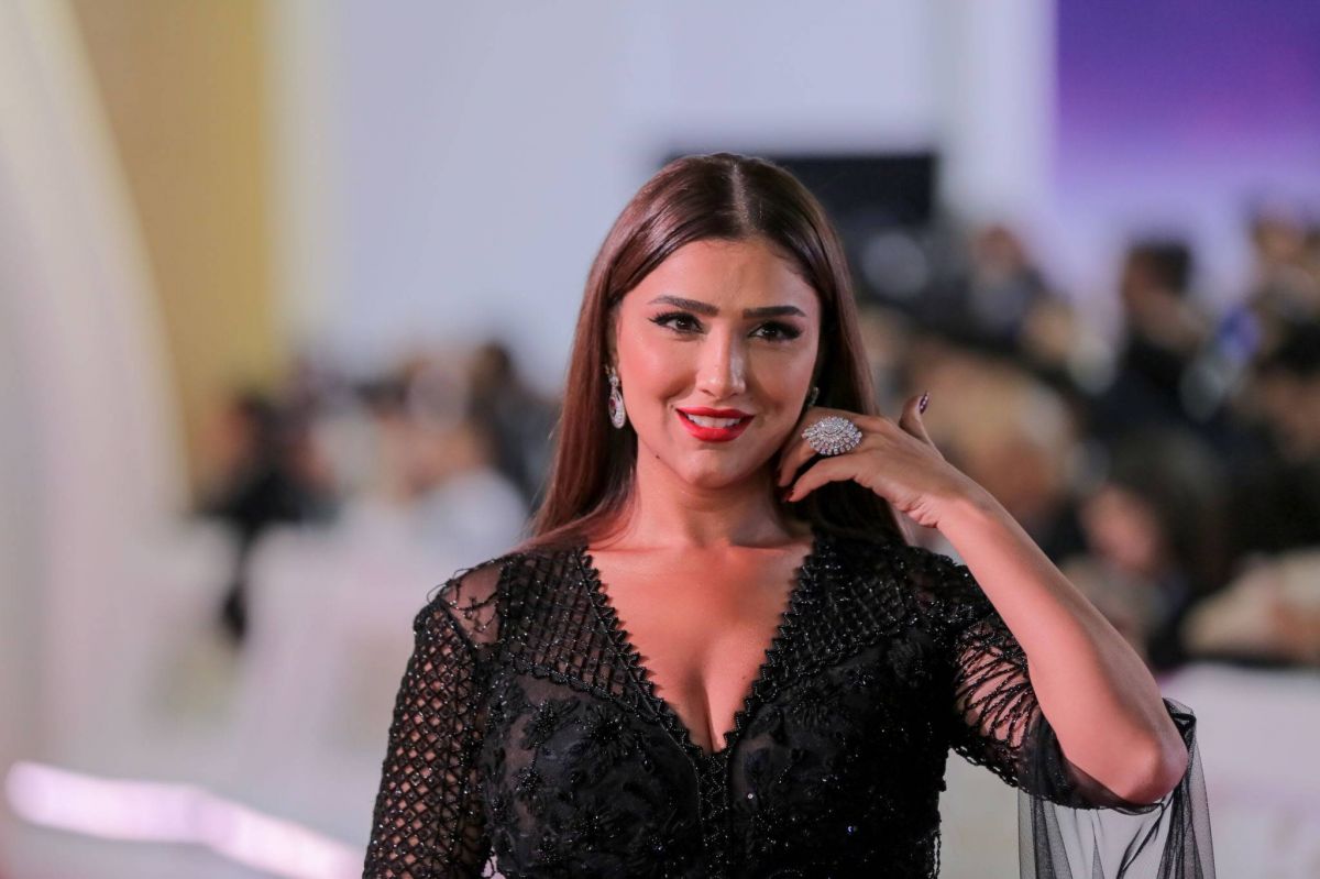 بالفيديو - مي عمر تكشف سبب خلافها مع غادة عبد الرازق وسبب اعتذارها لتامر حسني