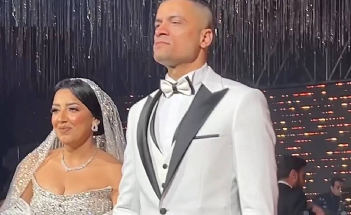 حسن شاكوش يعتذر للصحافيين بعد الإساءة إليهم