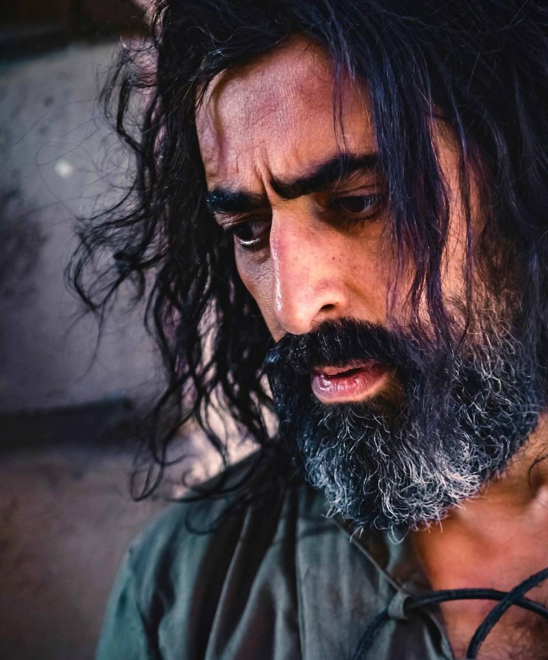 بالفيديو - باسم ياخور يتأثر بمفاجأة غير متوقعة.. وهذا ما قاله عن دور تيم حسن في 