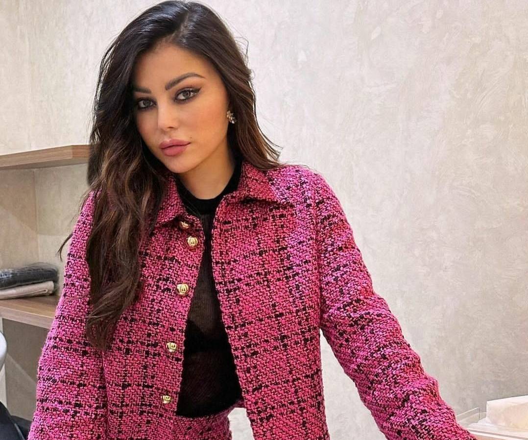 دليلك المثالي لتنسيق ألوان ملابسك كالنجمات