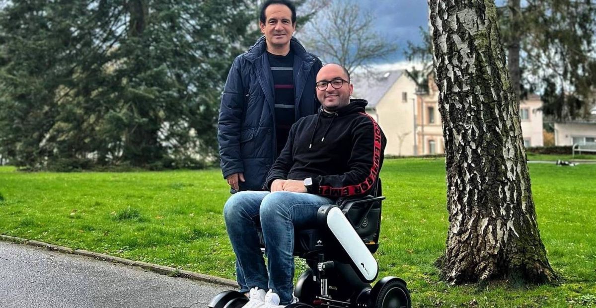 نجل محمد ثروت يكشف تطورات حالته الصحية