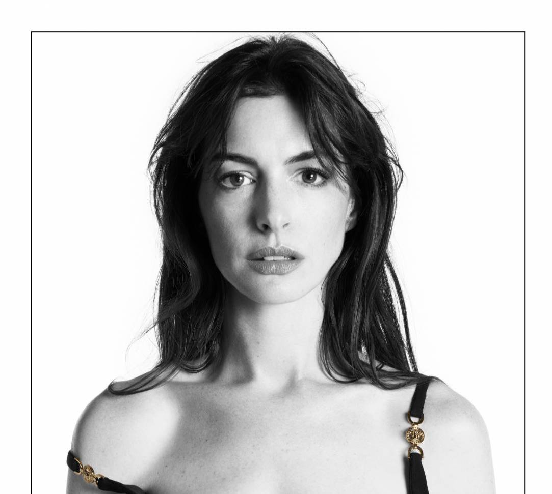 إطلاق مجموعة Versace Icons