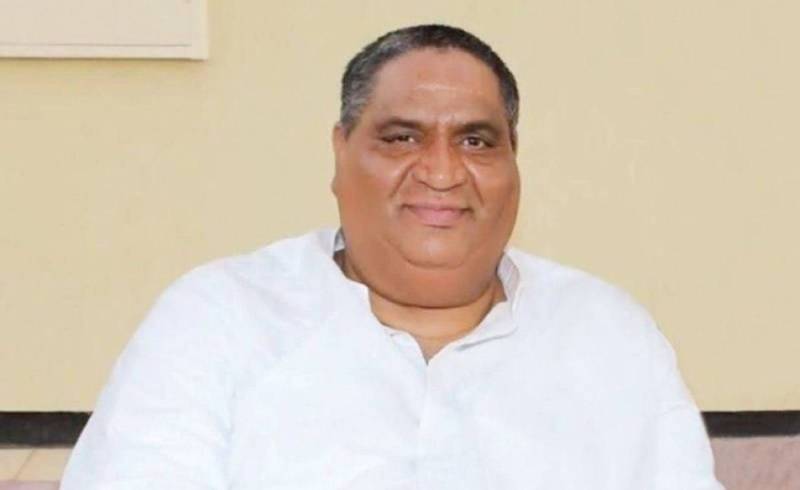 وفاة الفنان الكويتي فيصل بوغازي